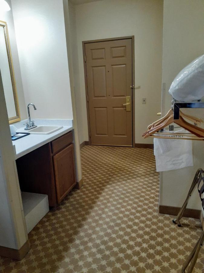 King Studio Suite Disability Access or Non-Smoking