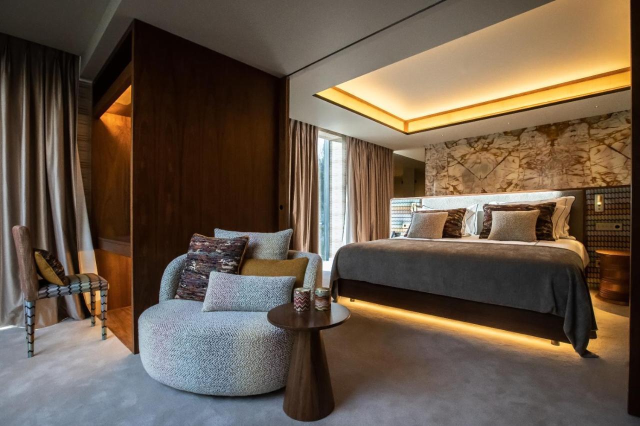 Suite Signature