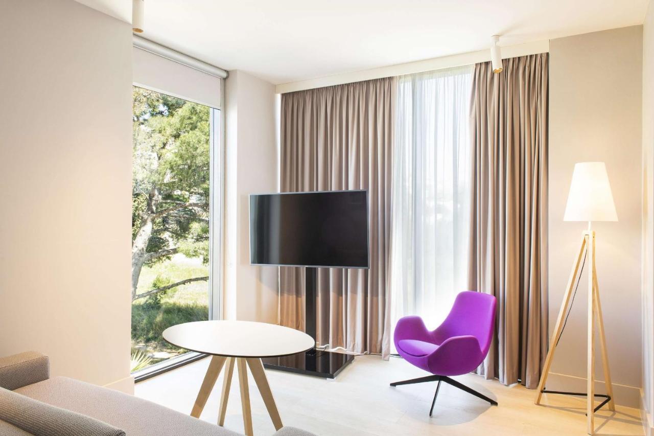Suite Junior con vistas al mar y balcón
