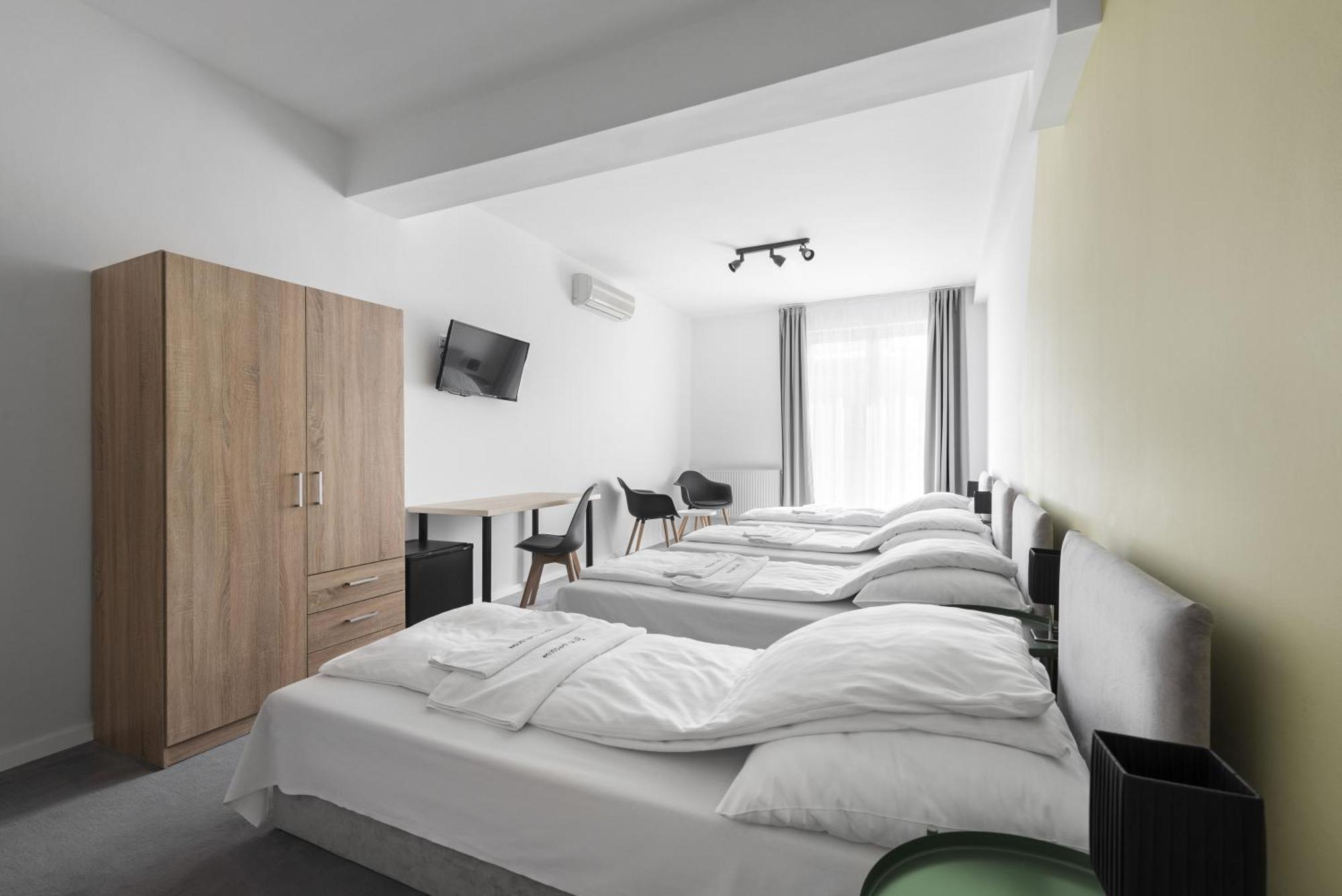 Quadruple Room,696136119:JPEG