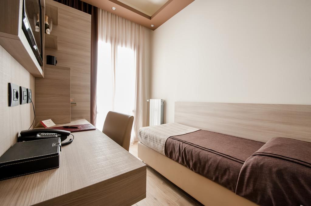 2 Habitaciones Comunicadas (3 adultos)