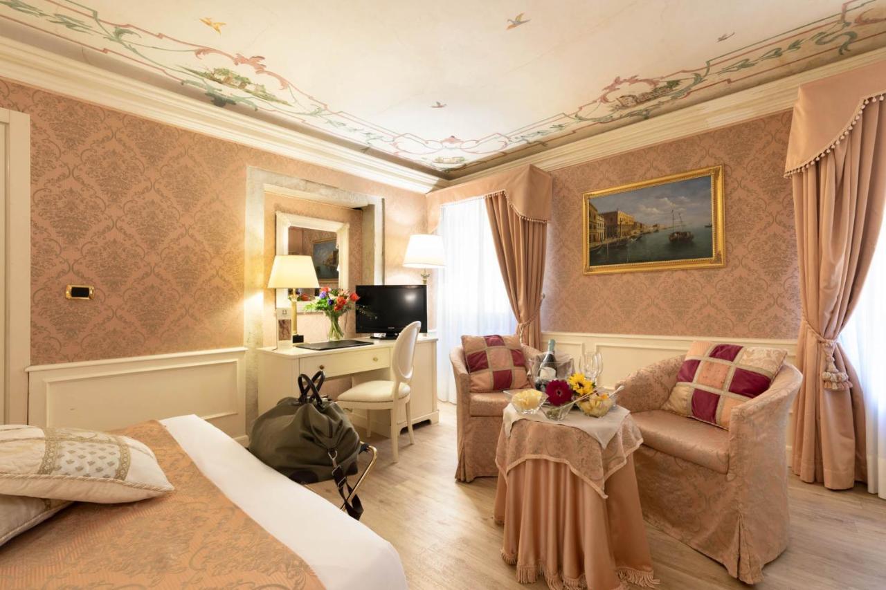 Deluxe Double Room Canal View