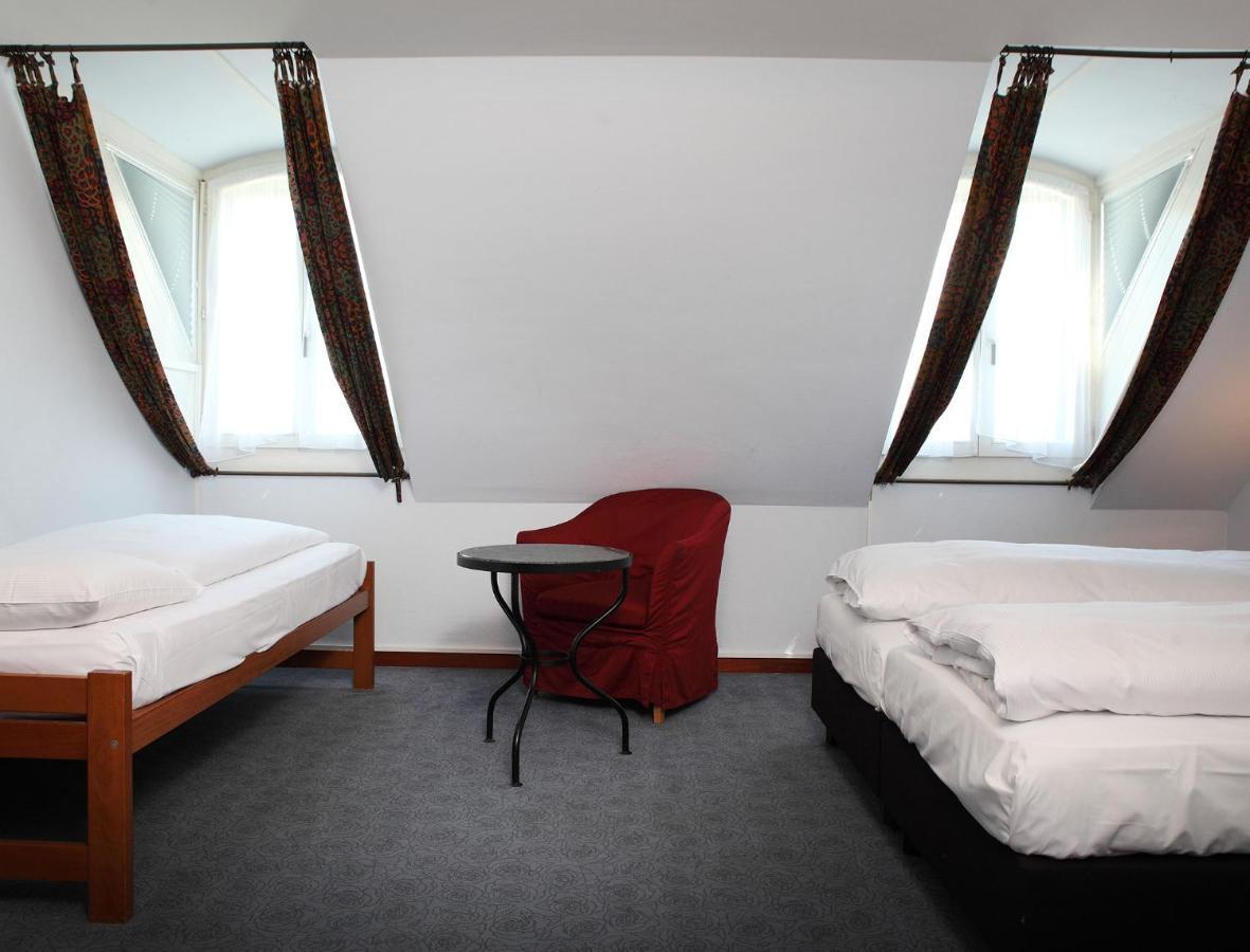 Quarto Familiar (3 Adultos)