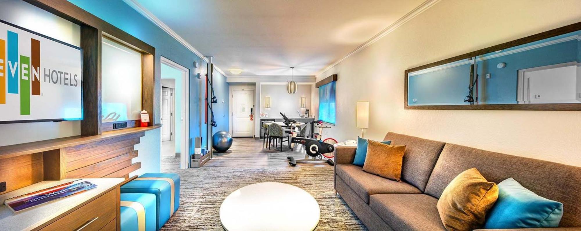 King Suite,1280242432:JPEG