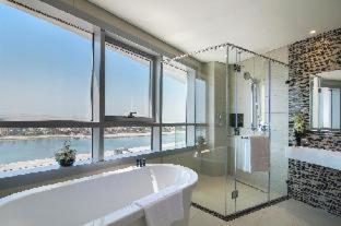 One Bedroom Suite- Club Lounge Access