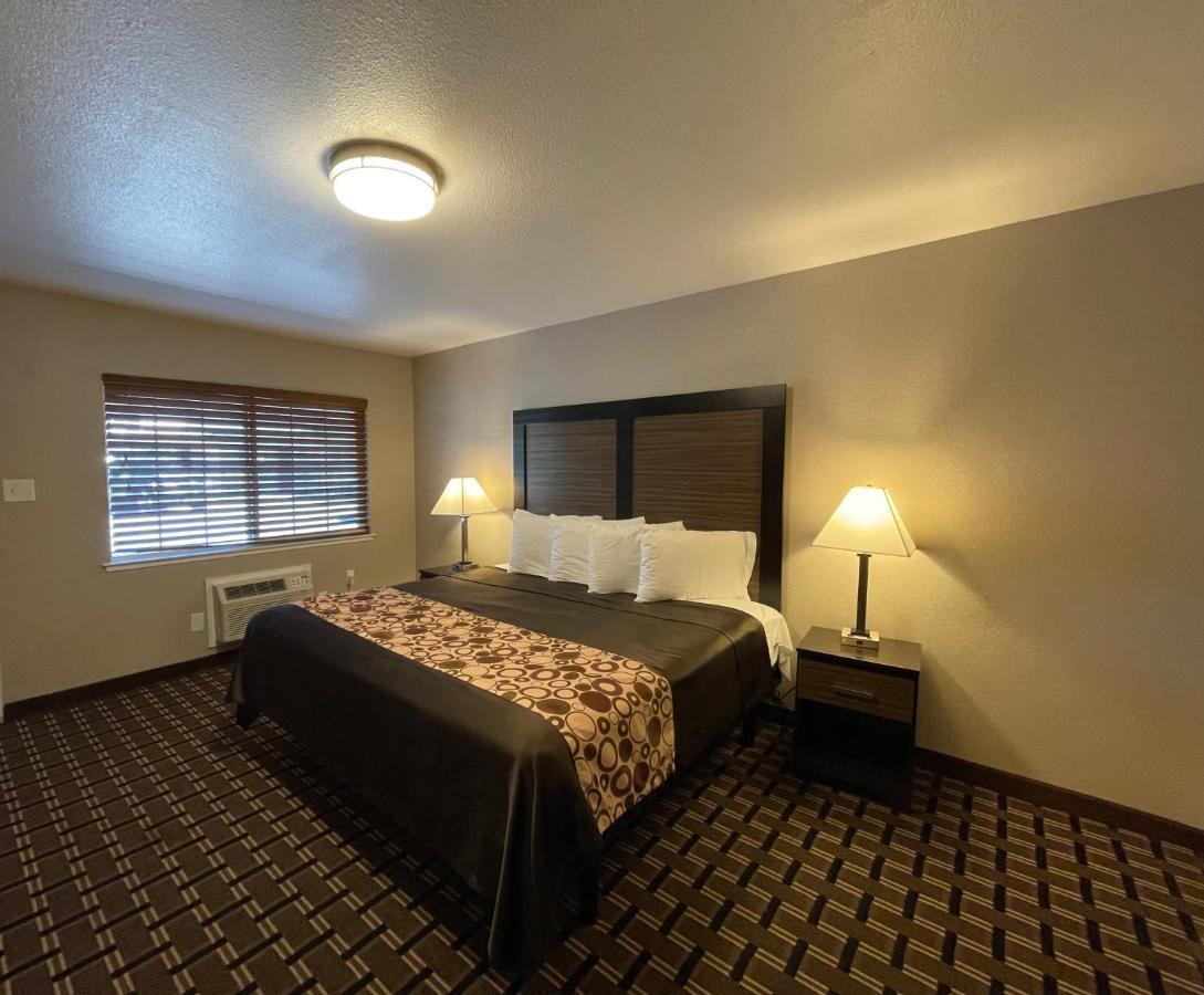 Standard King Room,1296134710:JPEG