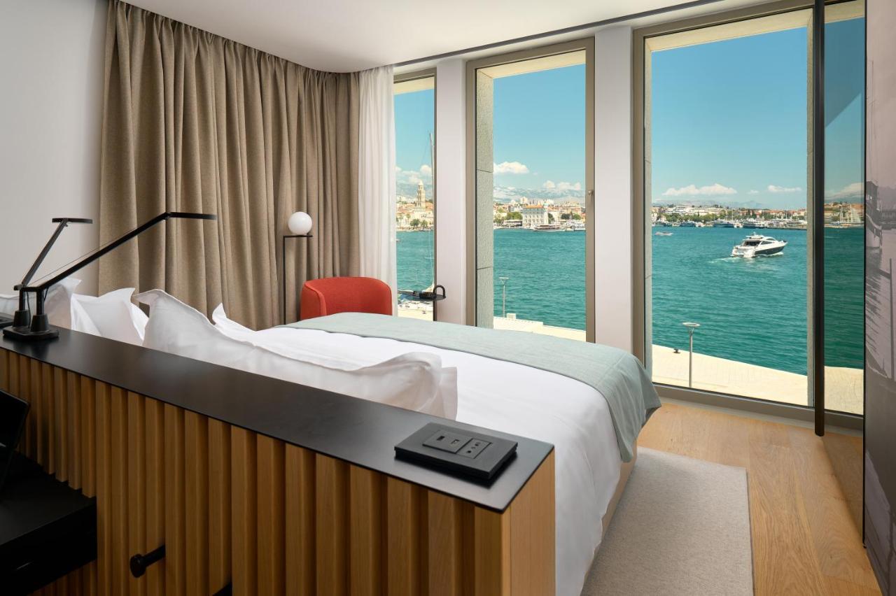 Chambre Lit King-Size Supérieure - Vue sur Mer
