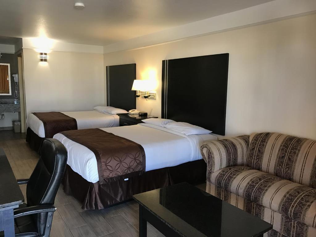 Queen Room Two Queen Beds Non-Smoking