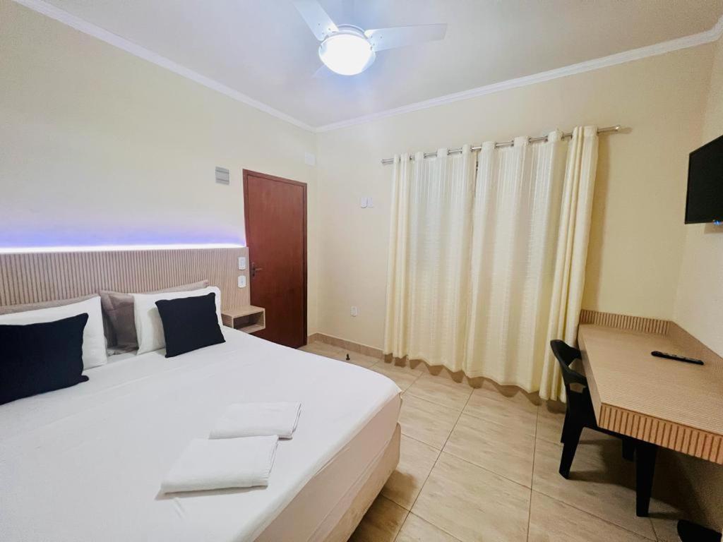 Quarto Standard com Cama de Casal ou 2 de Solteiro