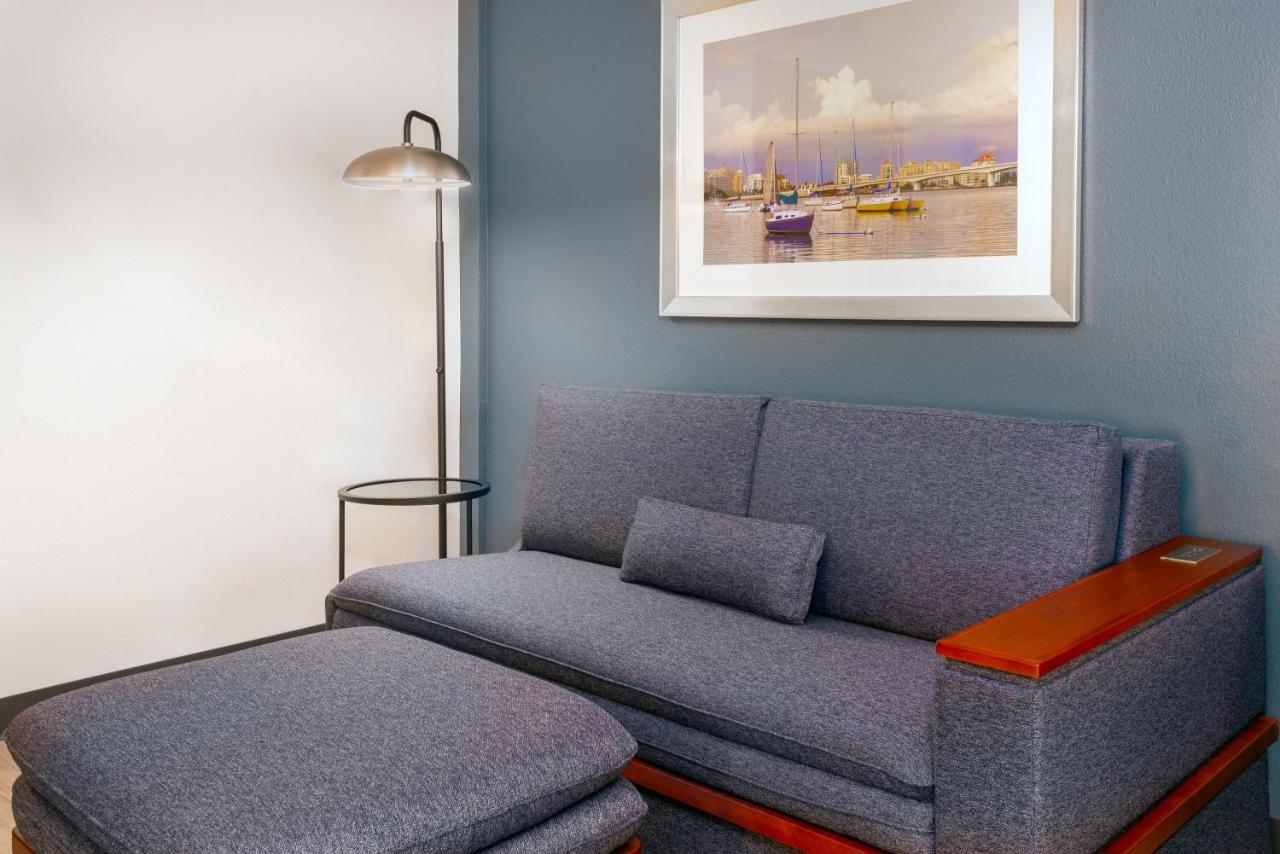 King Room Roll Shower Sofa Bed Mobility Access or Hearing Accessible