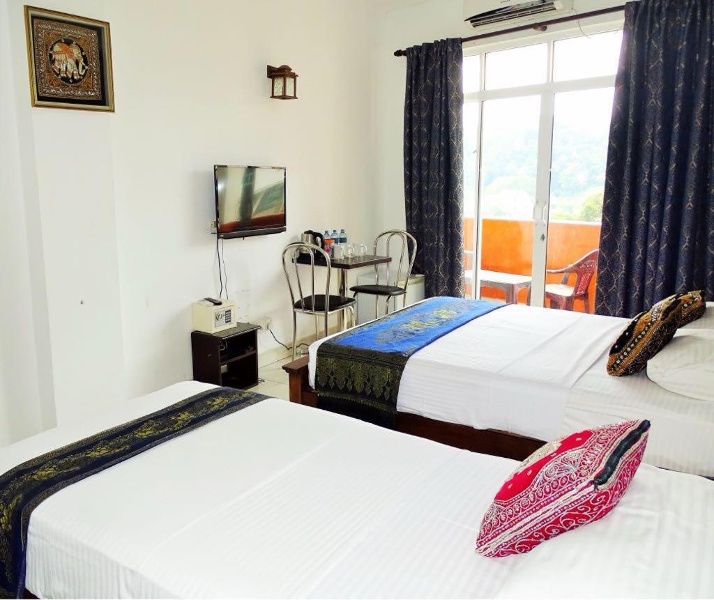 Deluxe Double or Twin Room