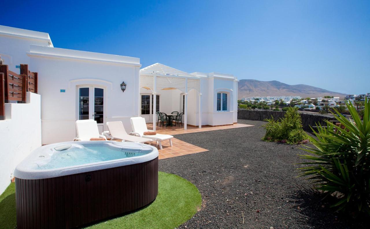 Two-Bedroom Apartment with Hot Tub