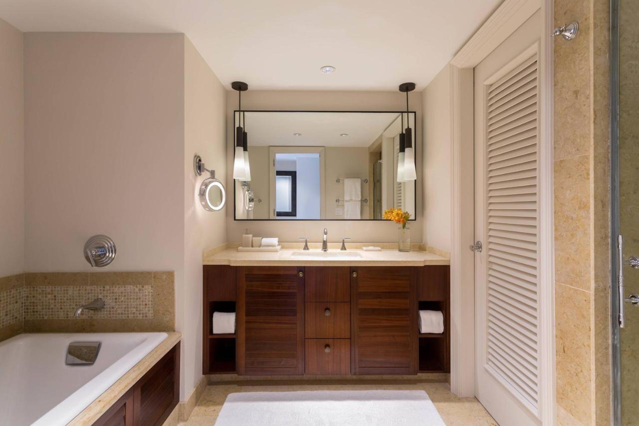 Deluxe King or Queen Room