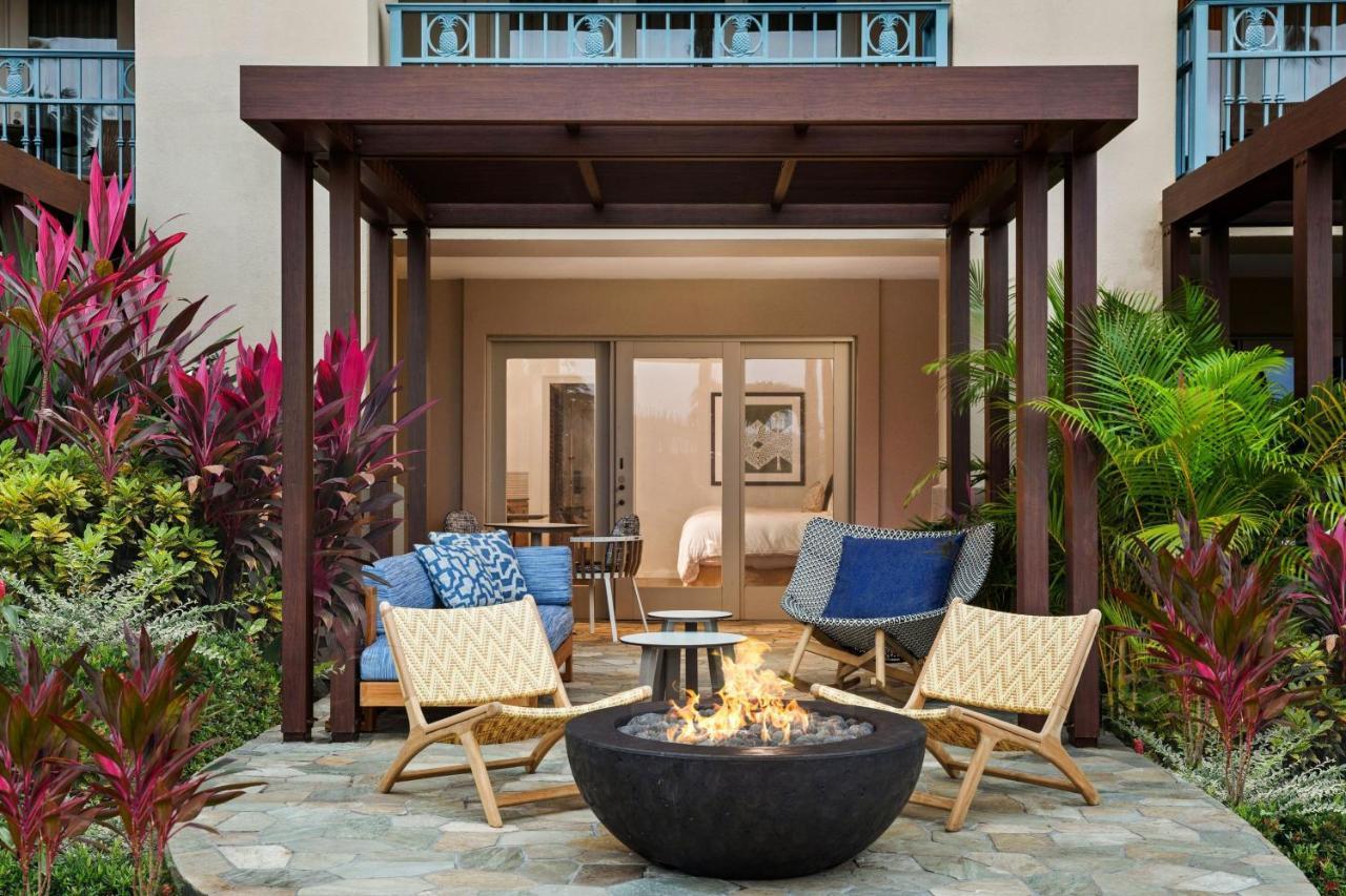 Deluxe King Room Fire Lanai Golf View