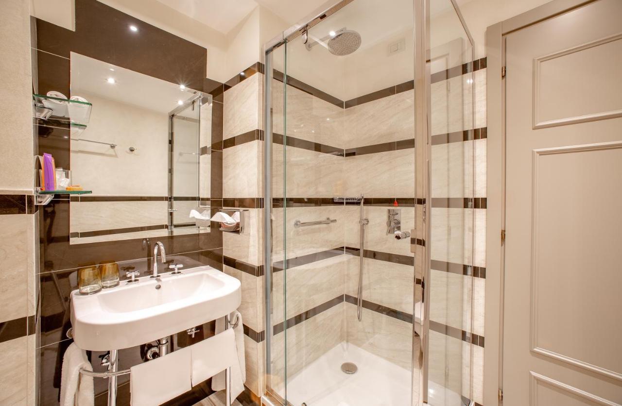 Superior Double or Twin Room Lake View