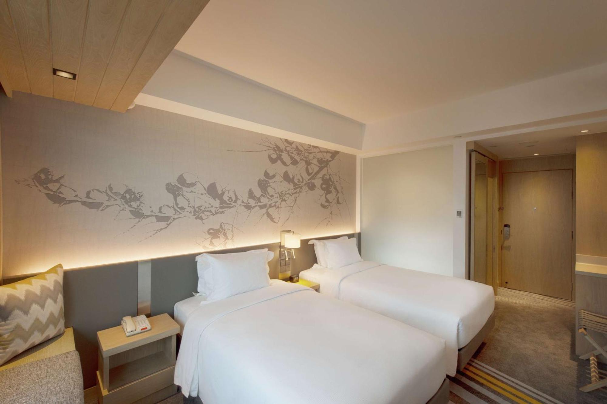 Deluxe Twin Room City View