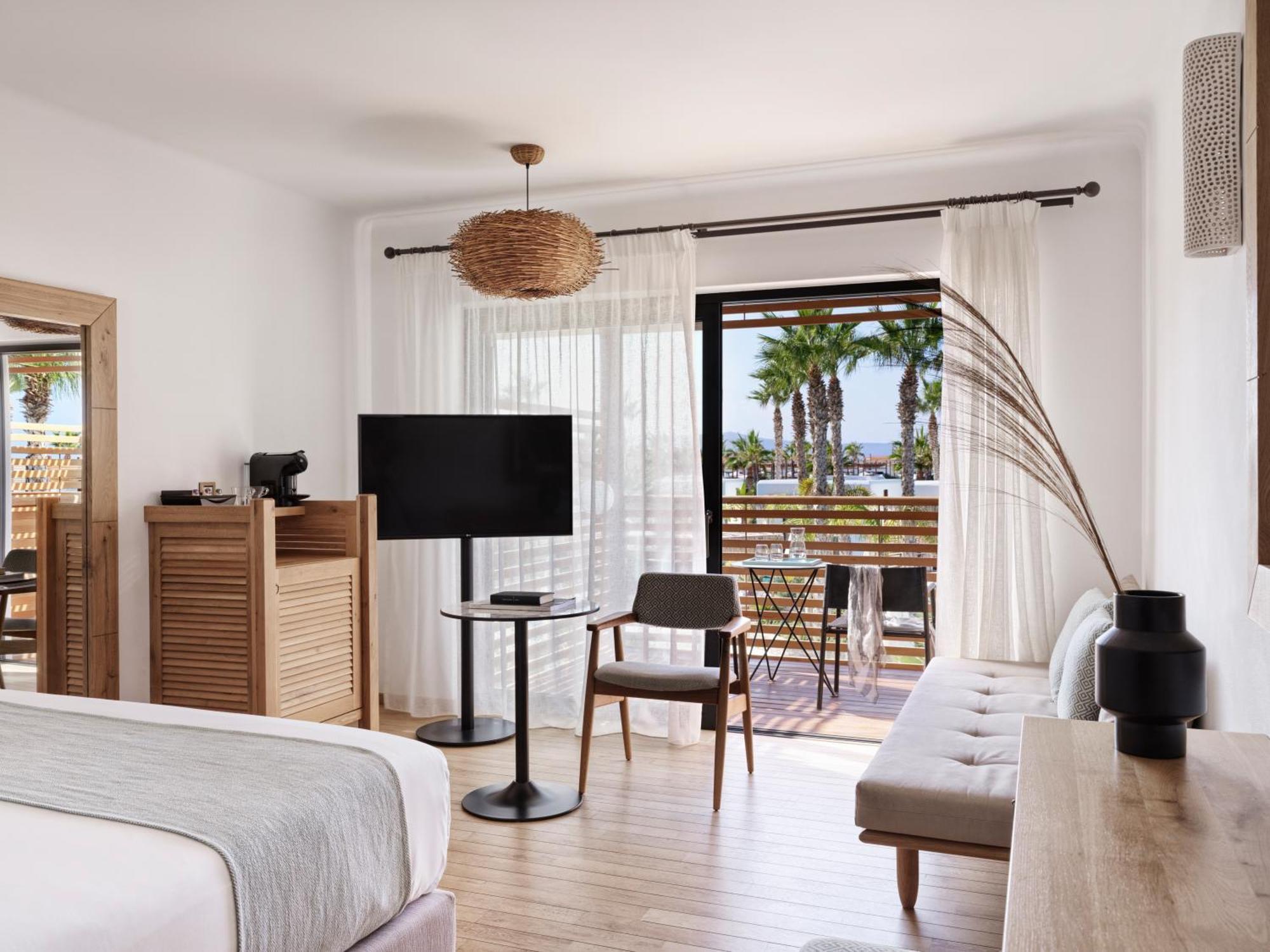 Luxury Double Room with Pool View