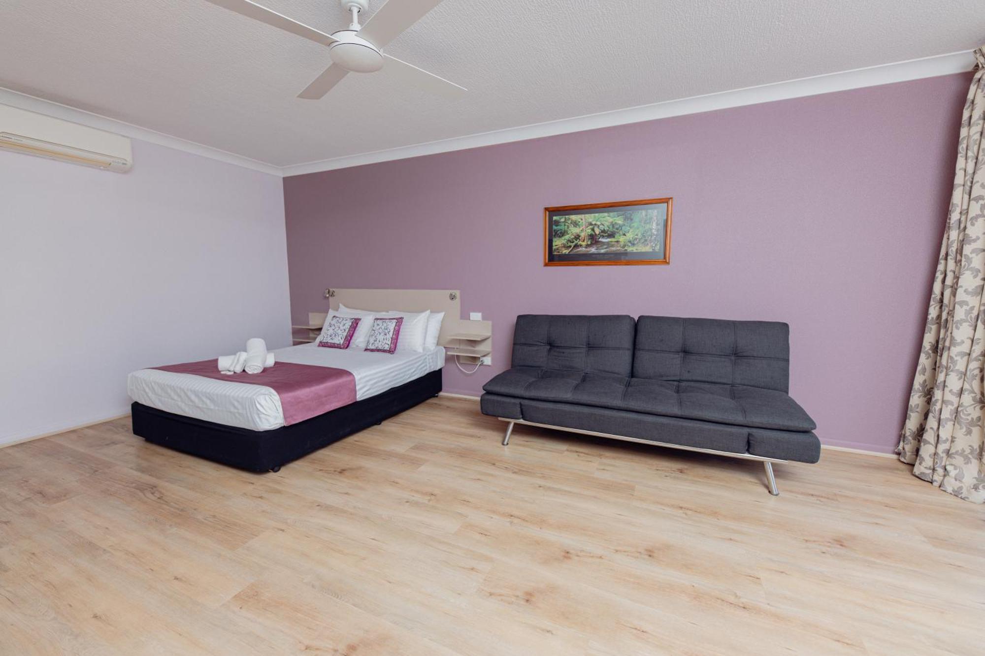 Deluxe Queen Room