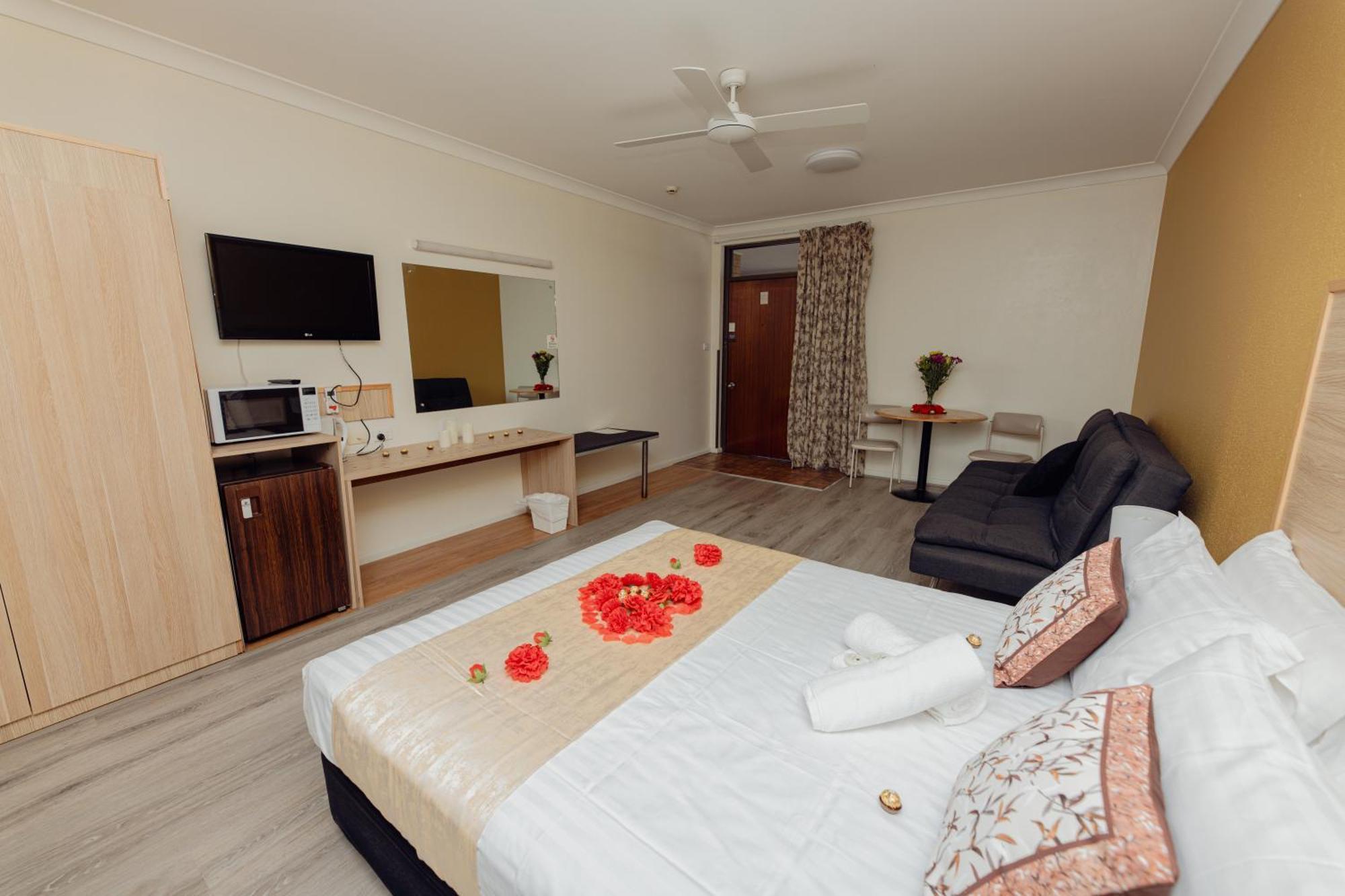 Deluxe Queen Room