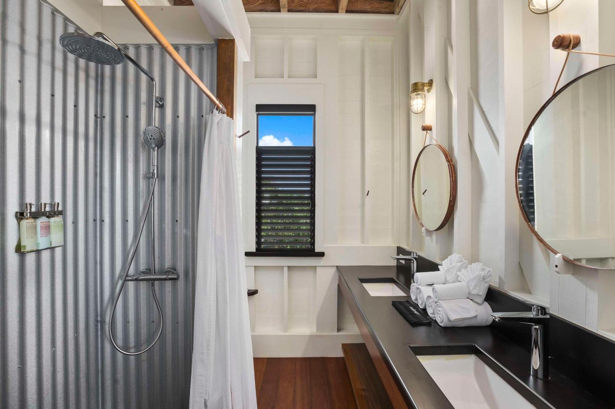 Suite Lower Keeping