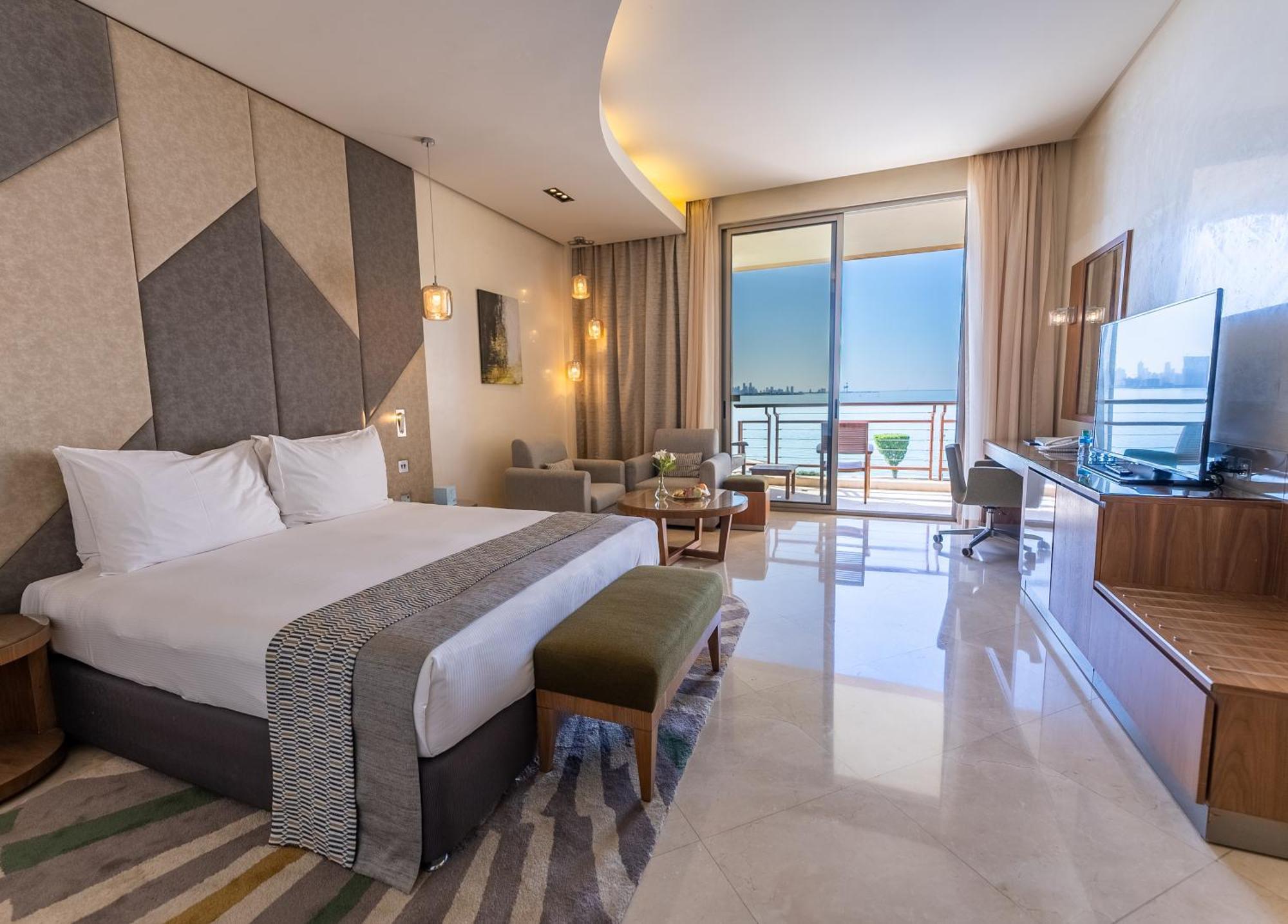 Quarto Deluxe com Vista para a Piscina