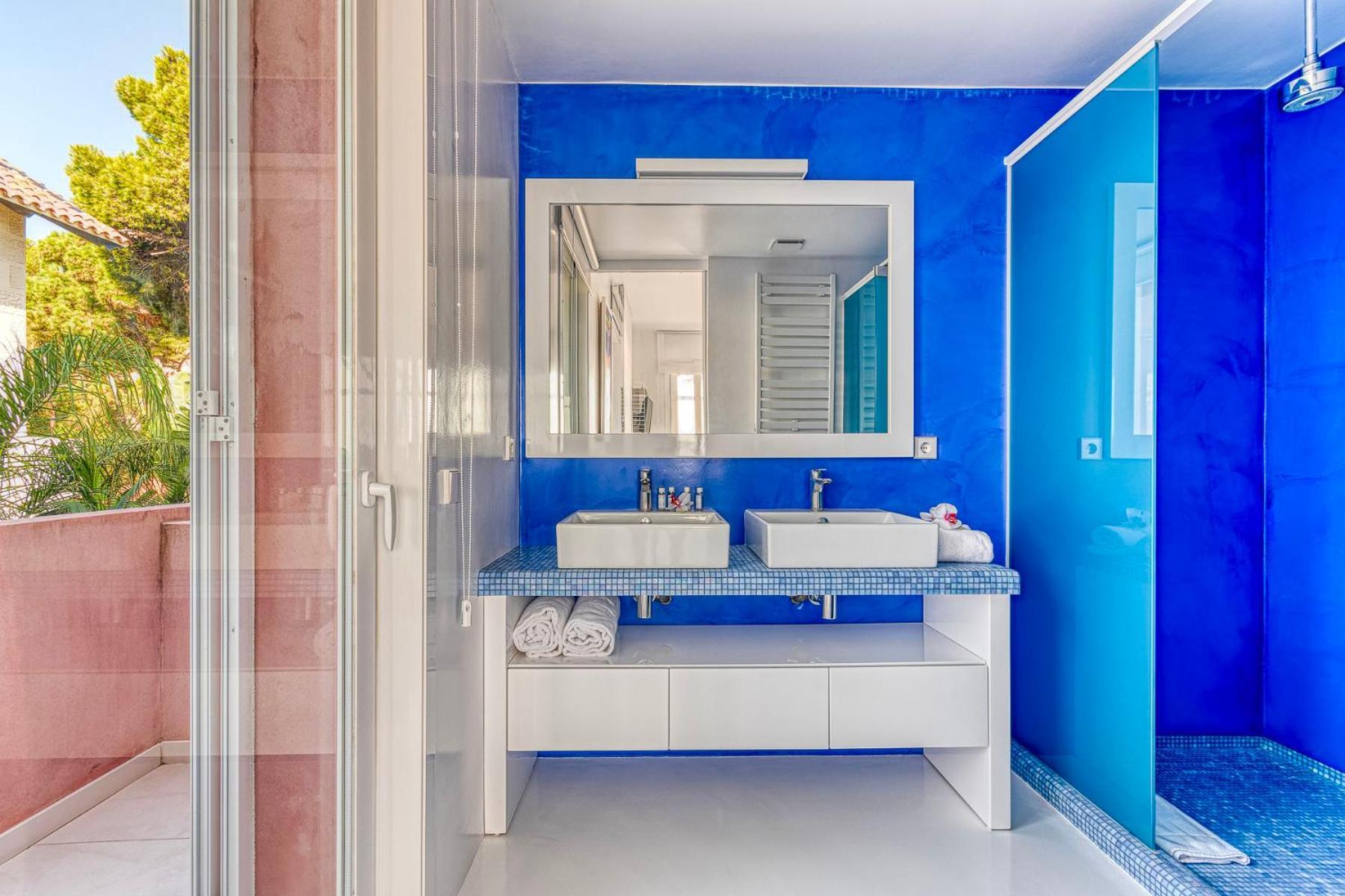 Tweepersoonskamer met Balkon en Uitzicht op Zee