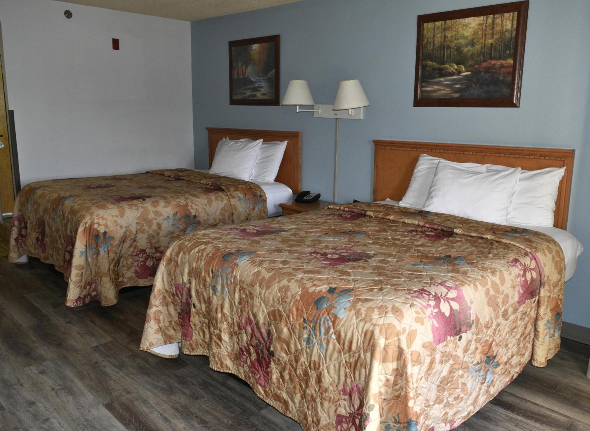 Queen Room Two Queen Beds Non-Smoking