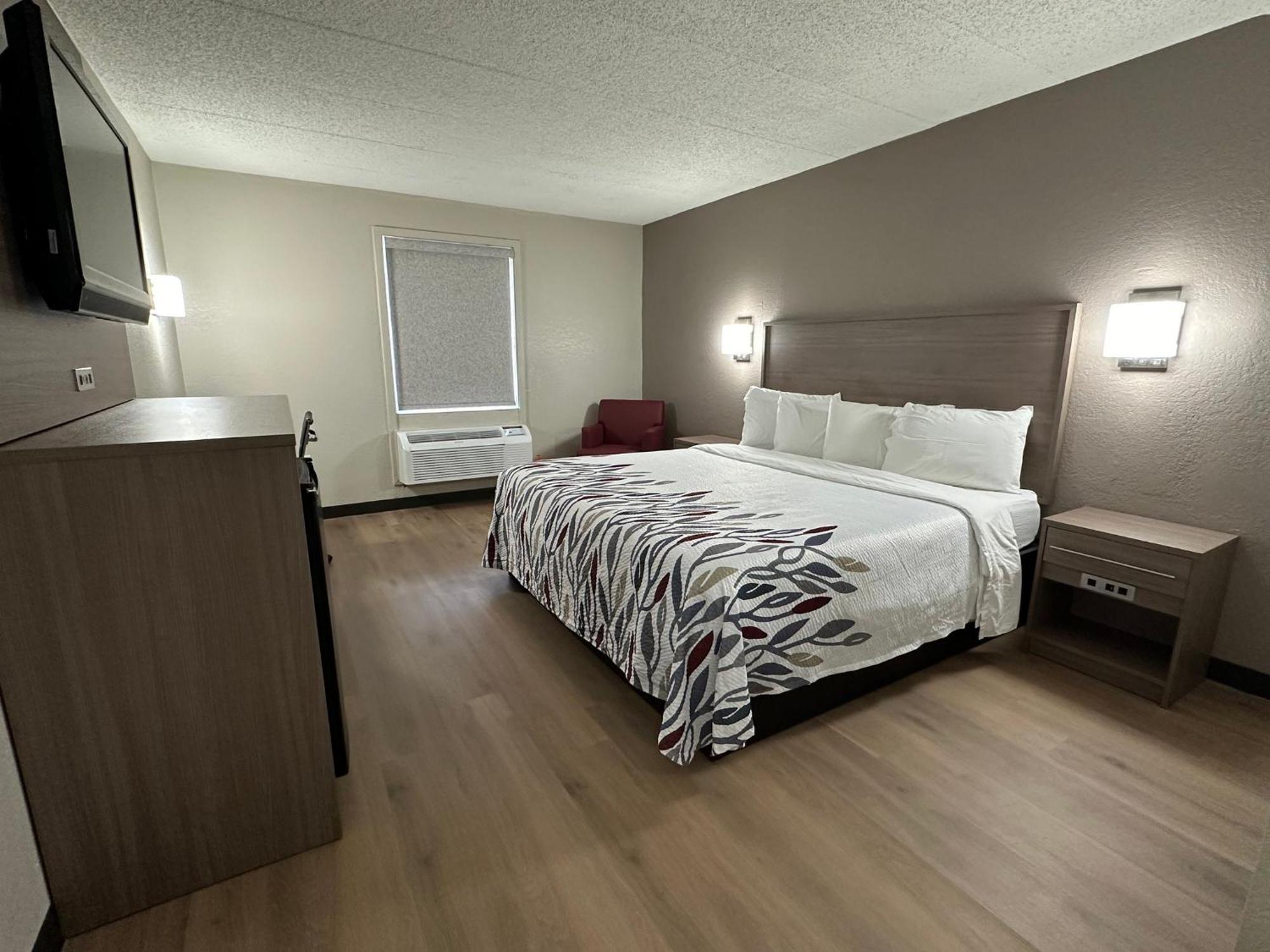 Deluxe King Room Non-Smoking,1580505695:JPEG