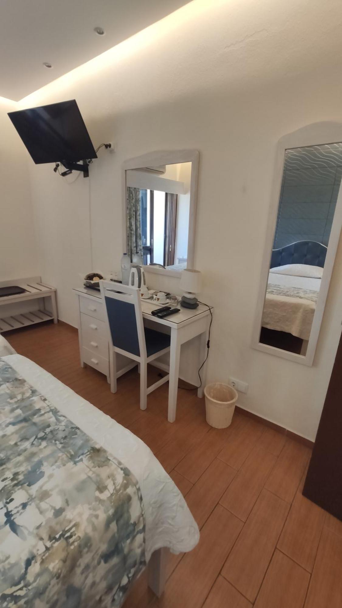Superior Twin Room Balcony Sea or River View