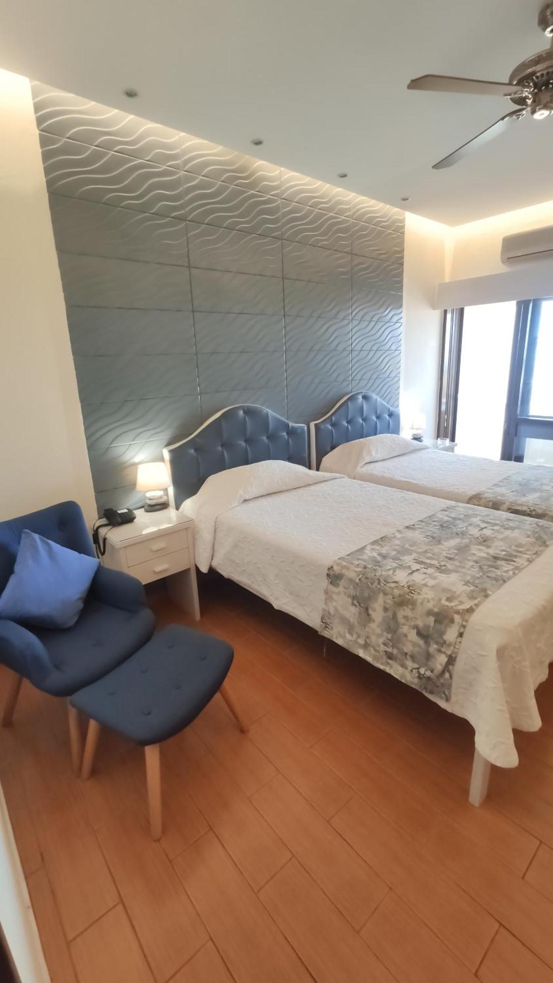 Superior Twin Room Balcony Sea or River View