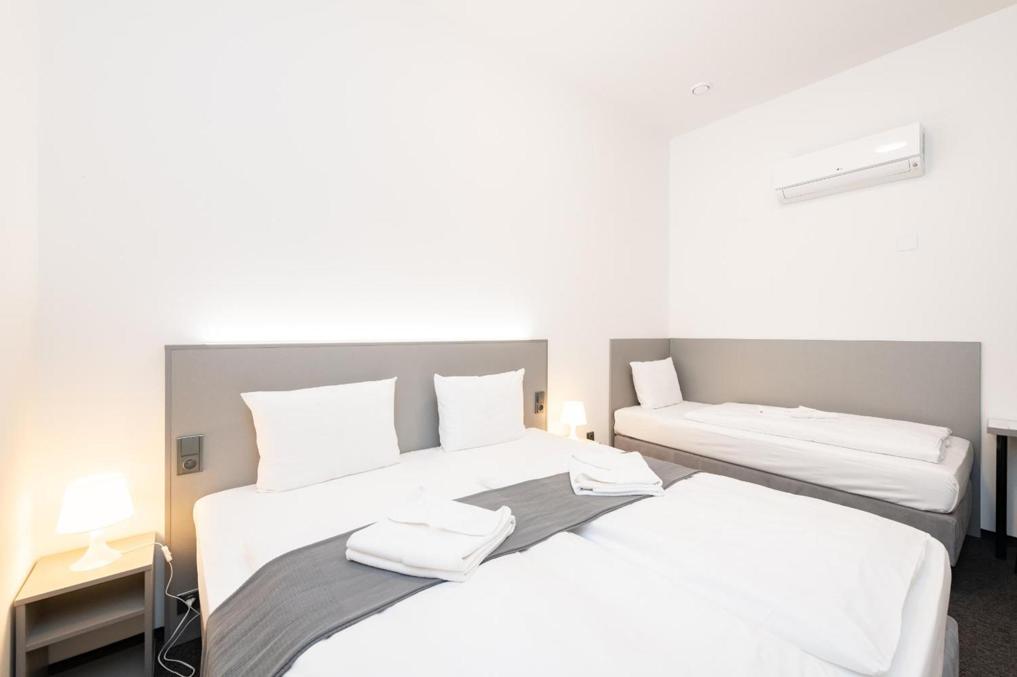 Triple Room No Window