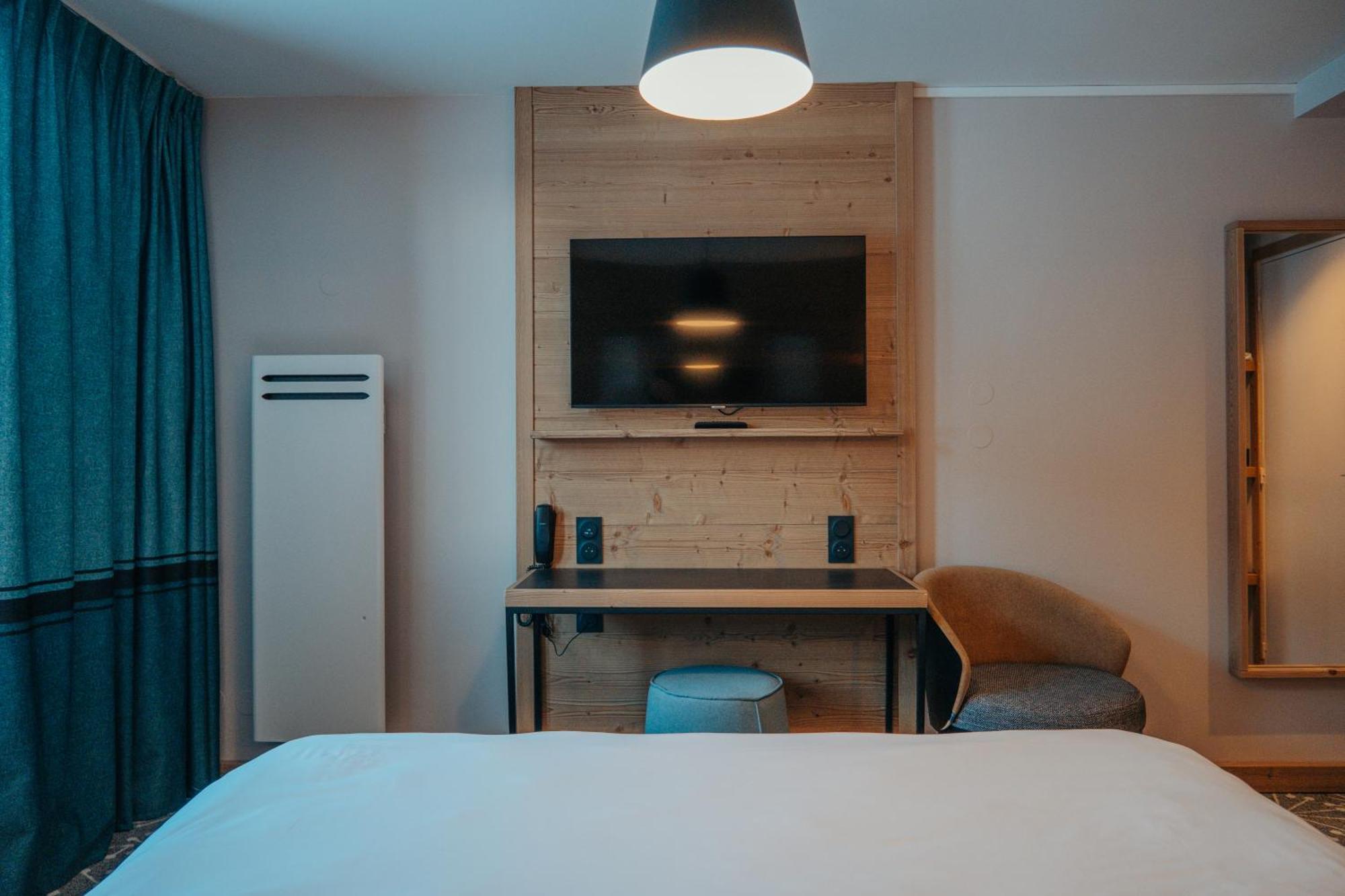 Comfort Room two single beds