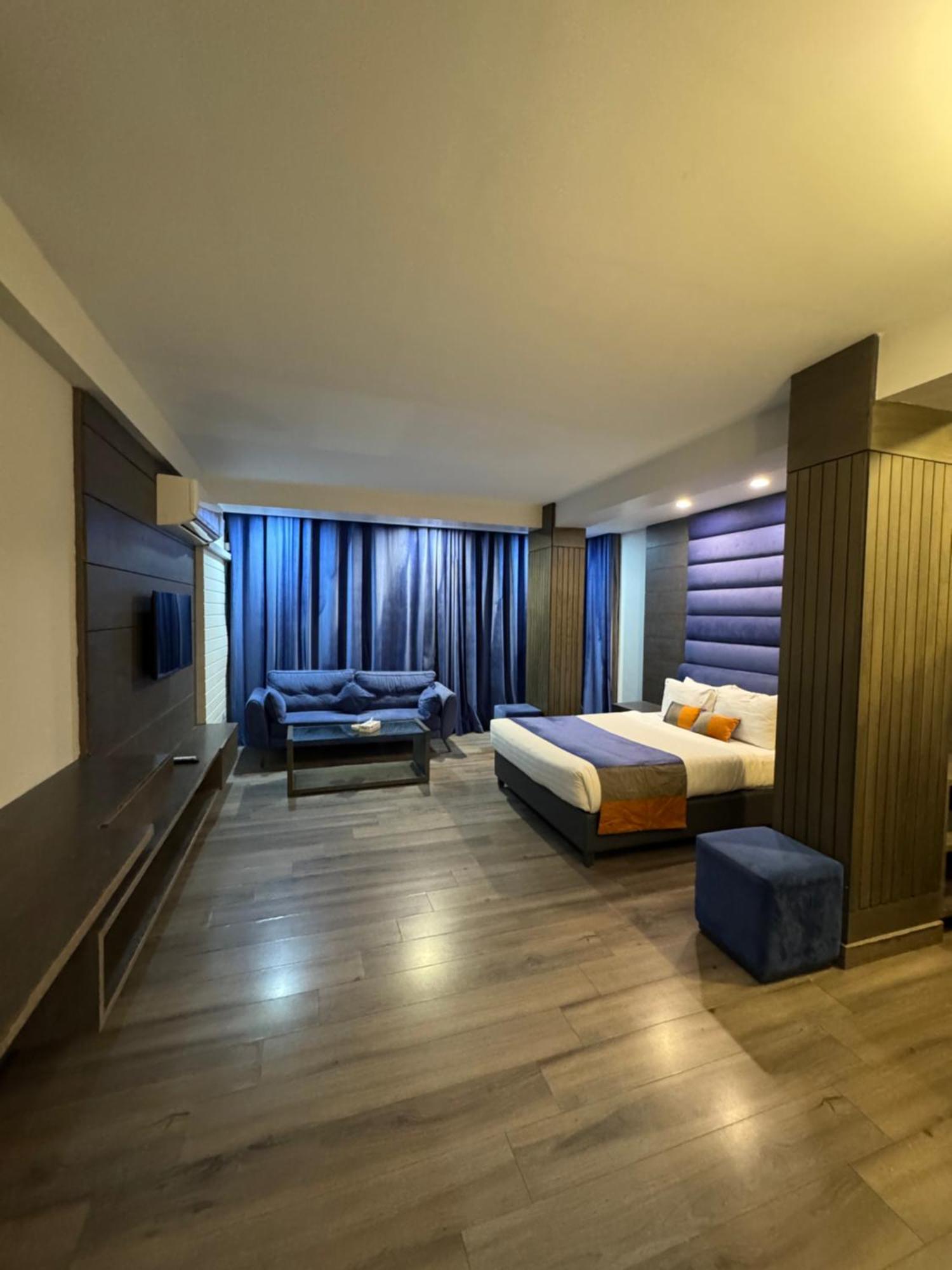 Executive Suite