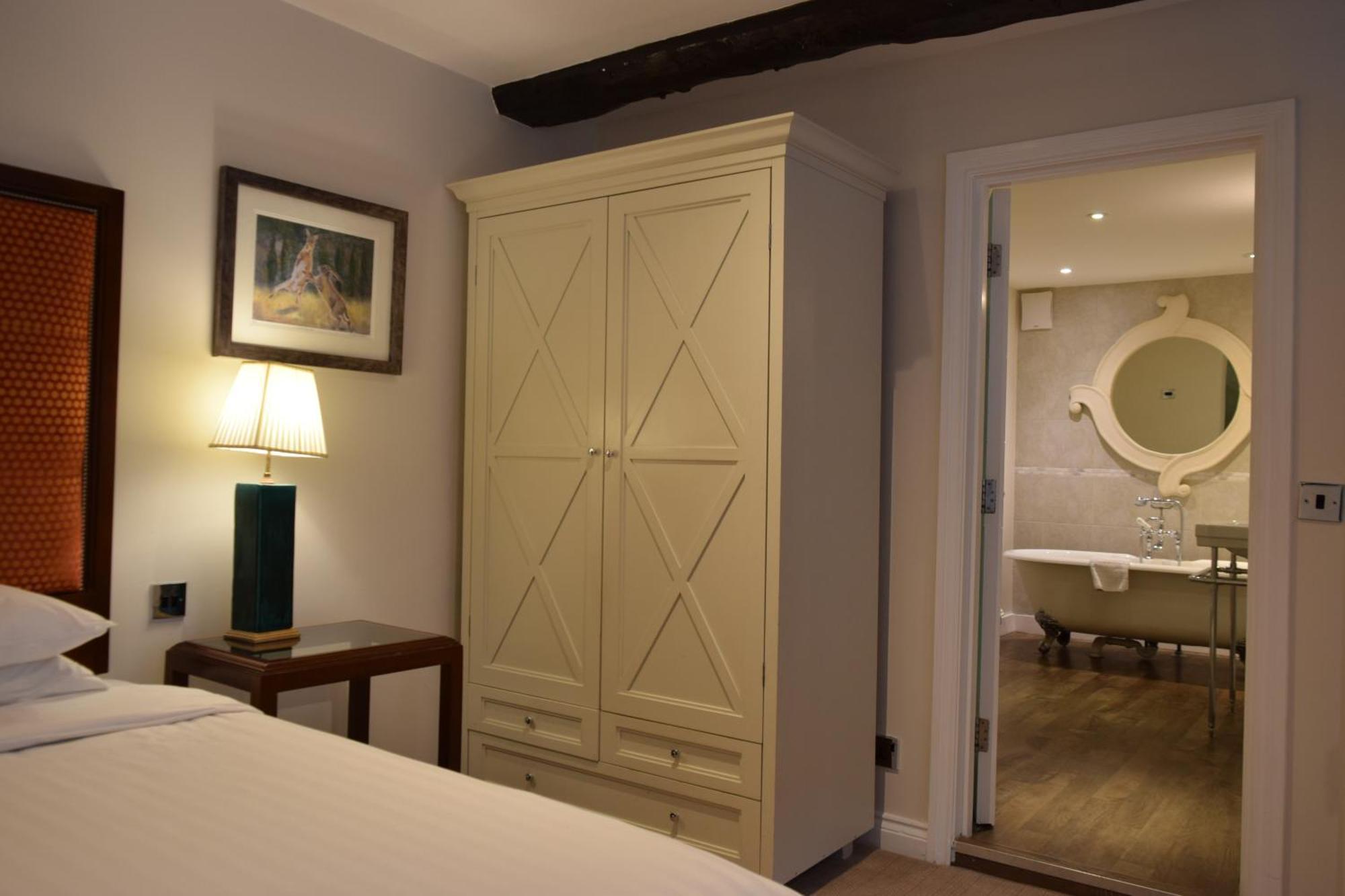 Deluxe Double or Twin Room