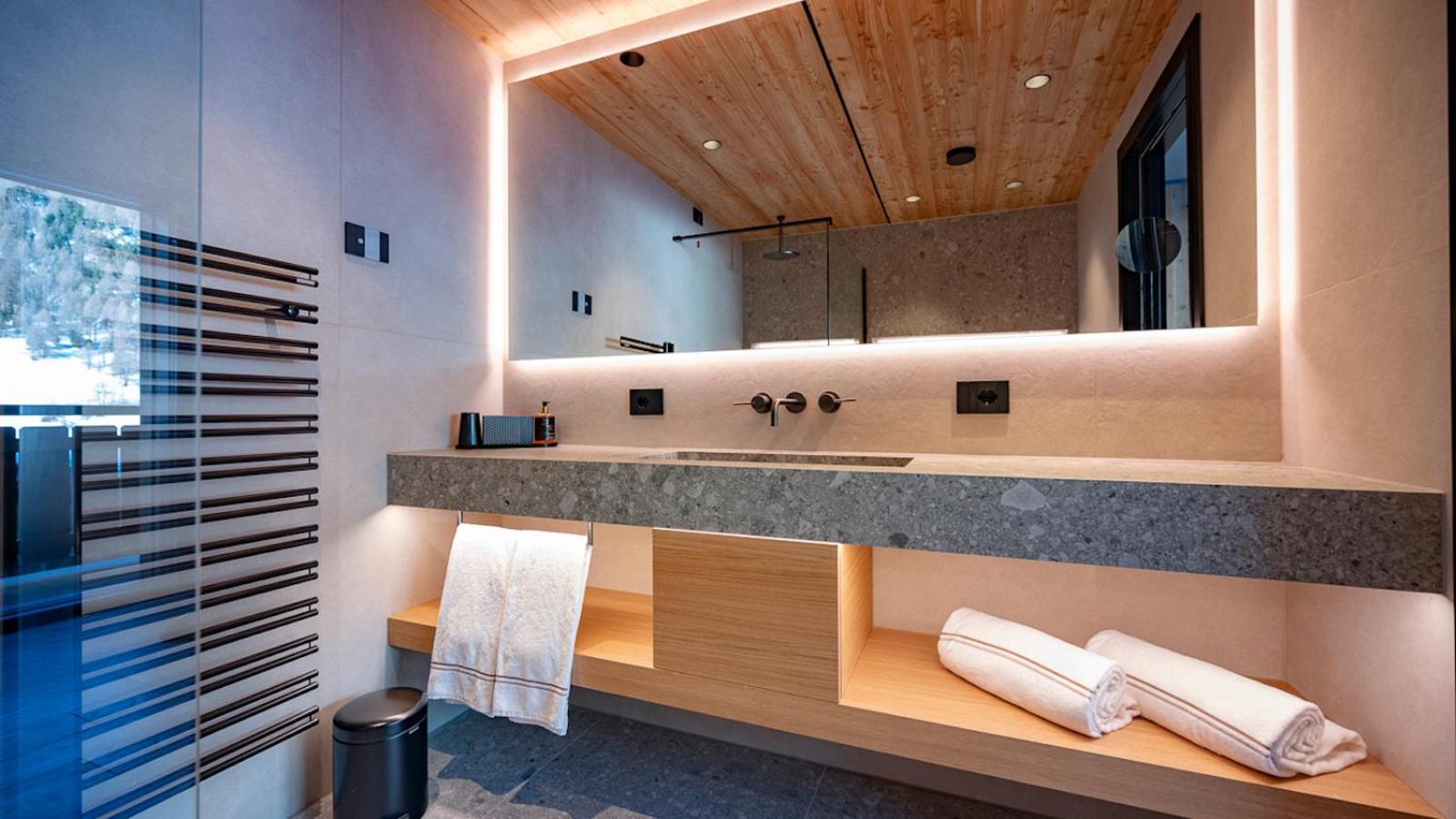 Habitación Doble Deluxe con balcón y vistas a la montaña