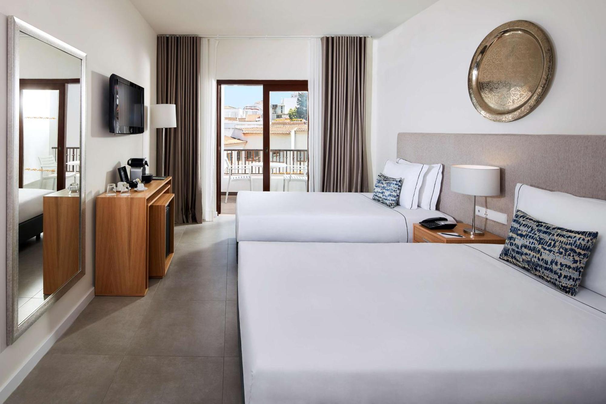 Quarto Superior com Cama de Casal ou 2 de Solteiro