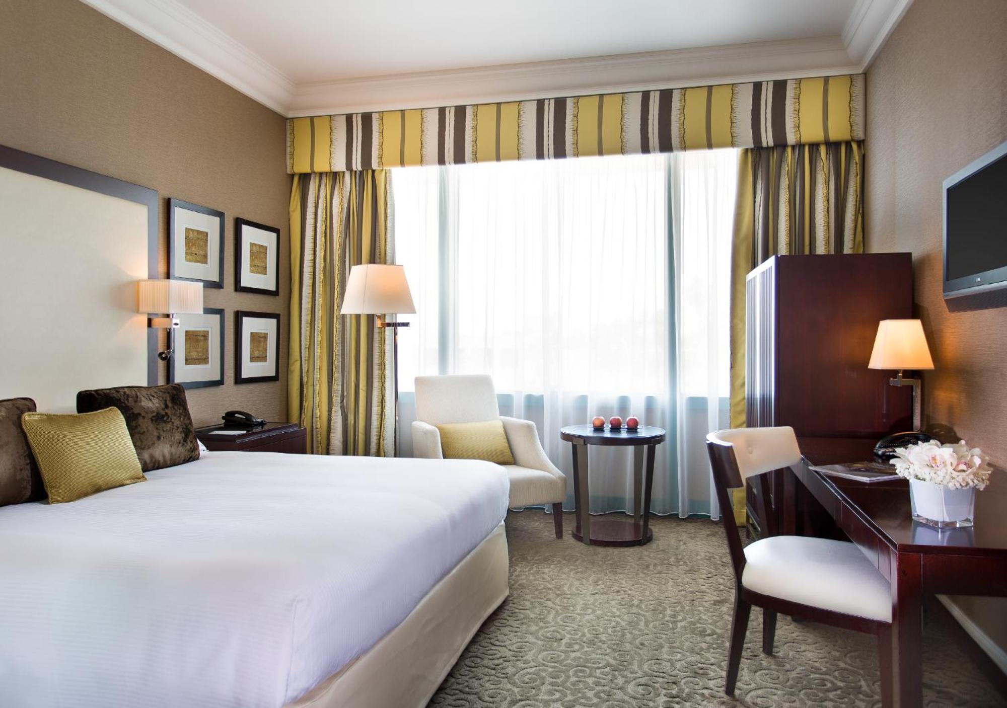 Classic King Room, 20% off on F&B, Complimentary shuttle to Dubai Festival City Mall