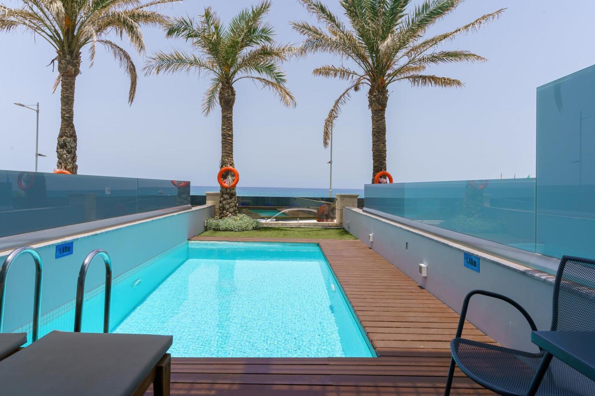 Superior Room Private Pool & Sea View