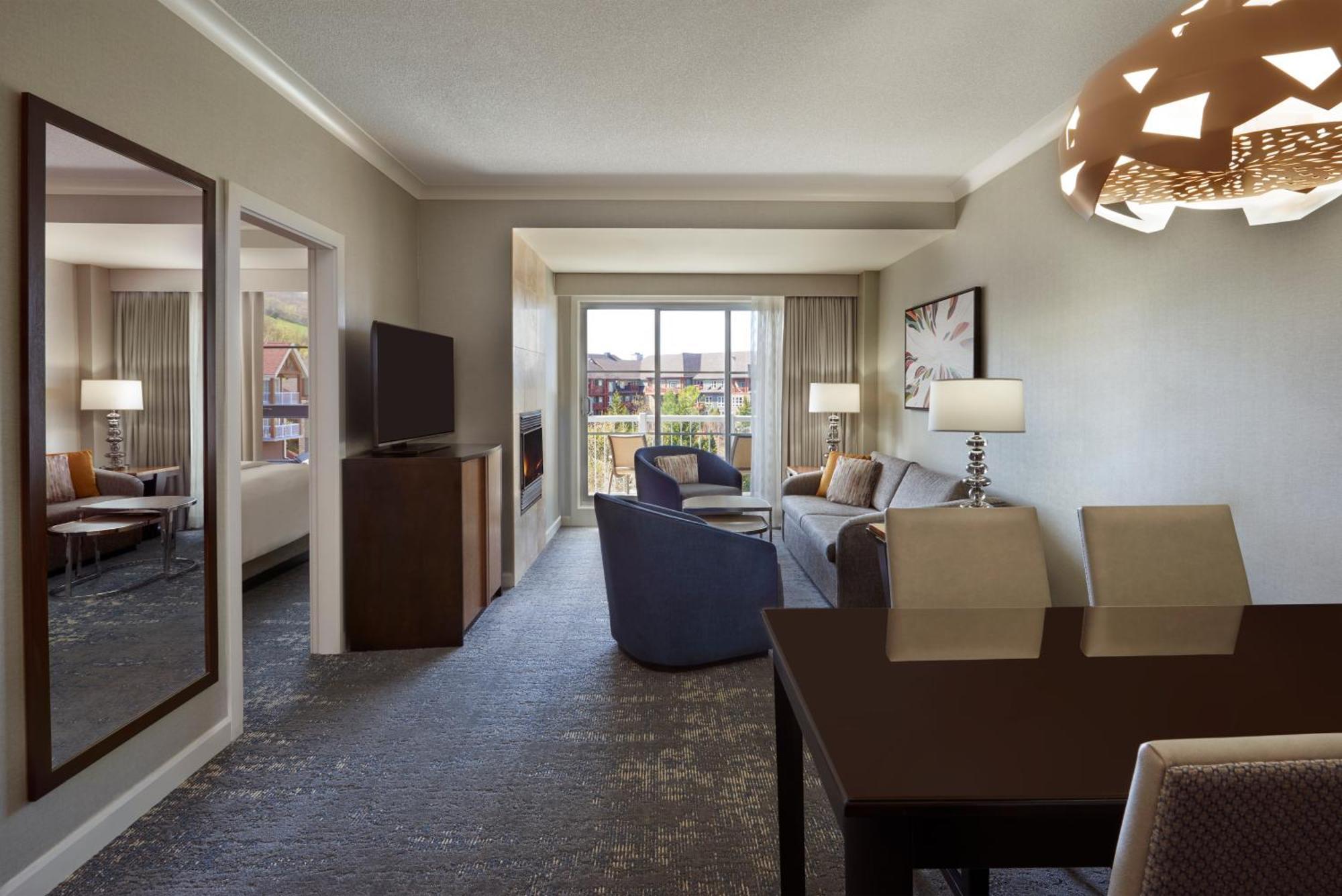 One-Bedroom King Suite Sofa Bed