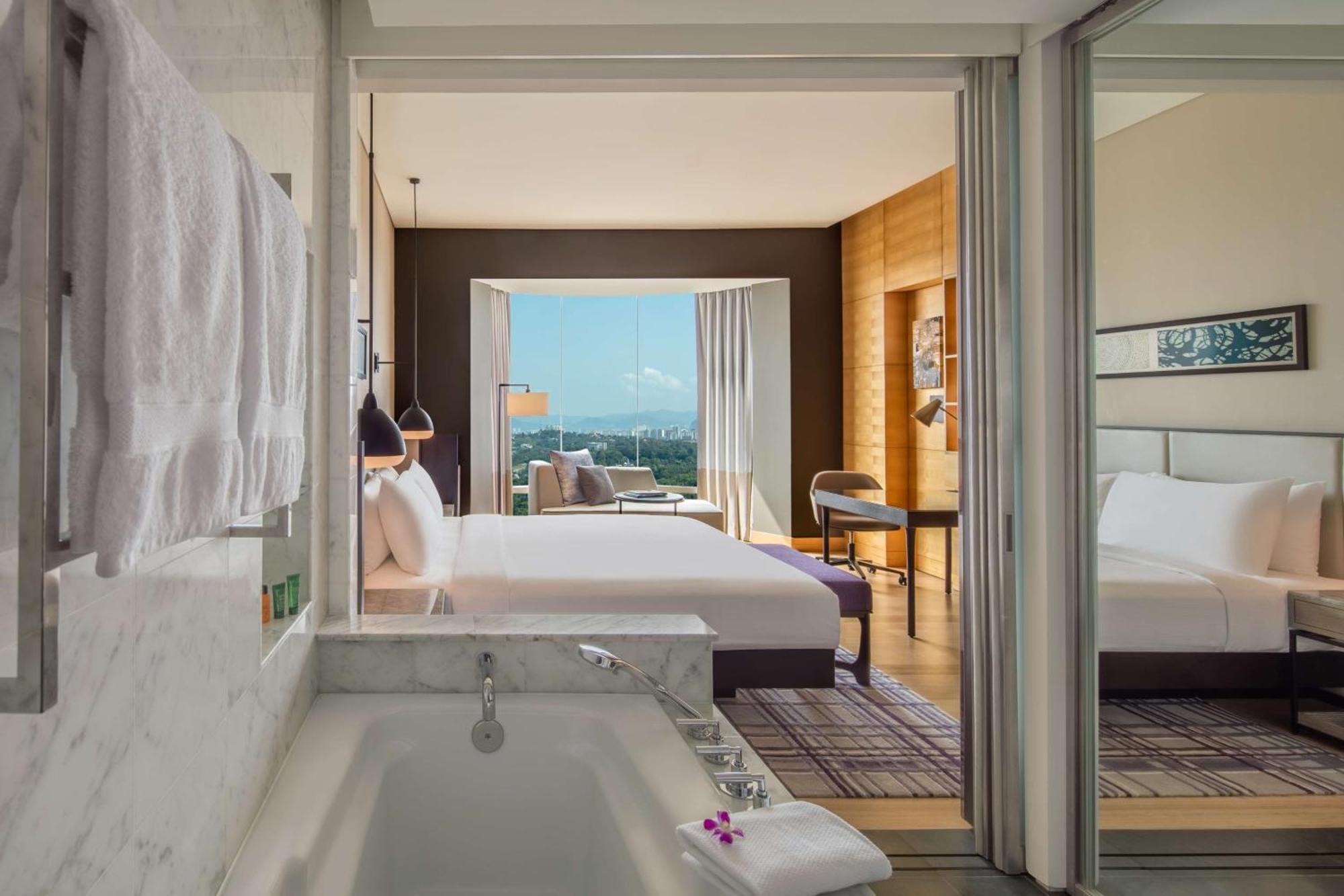 Executive King Room with Lake View