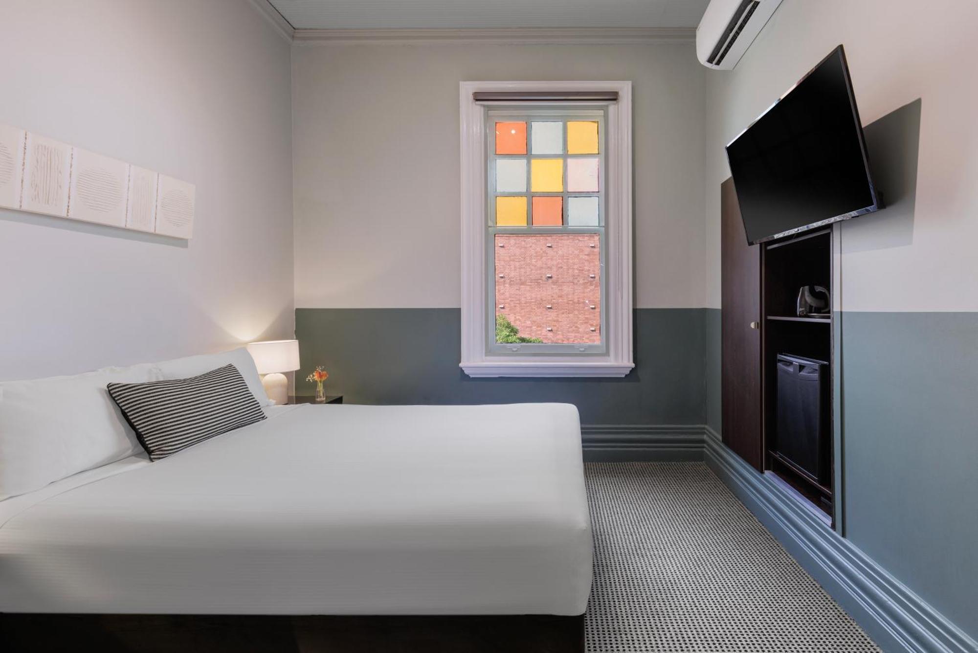 Standard Queen Room