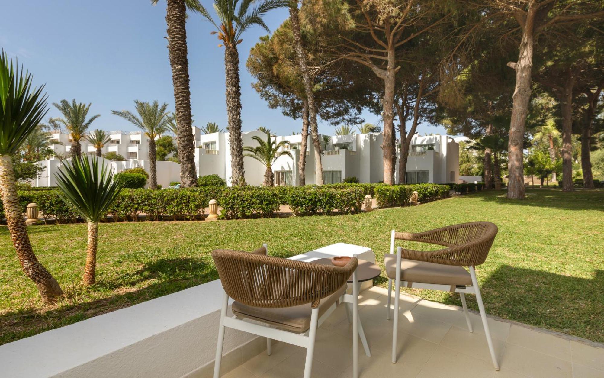 Bungalow Garden View