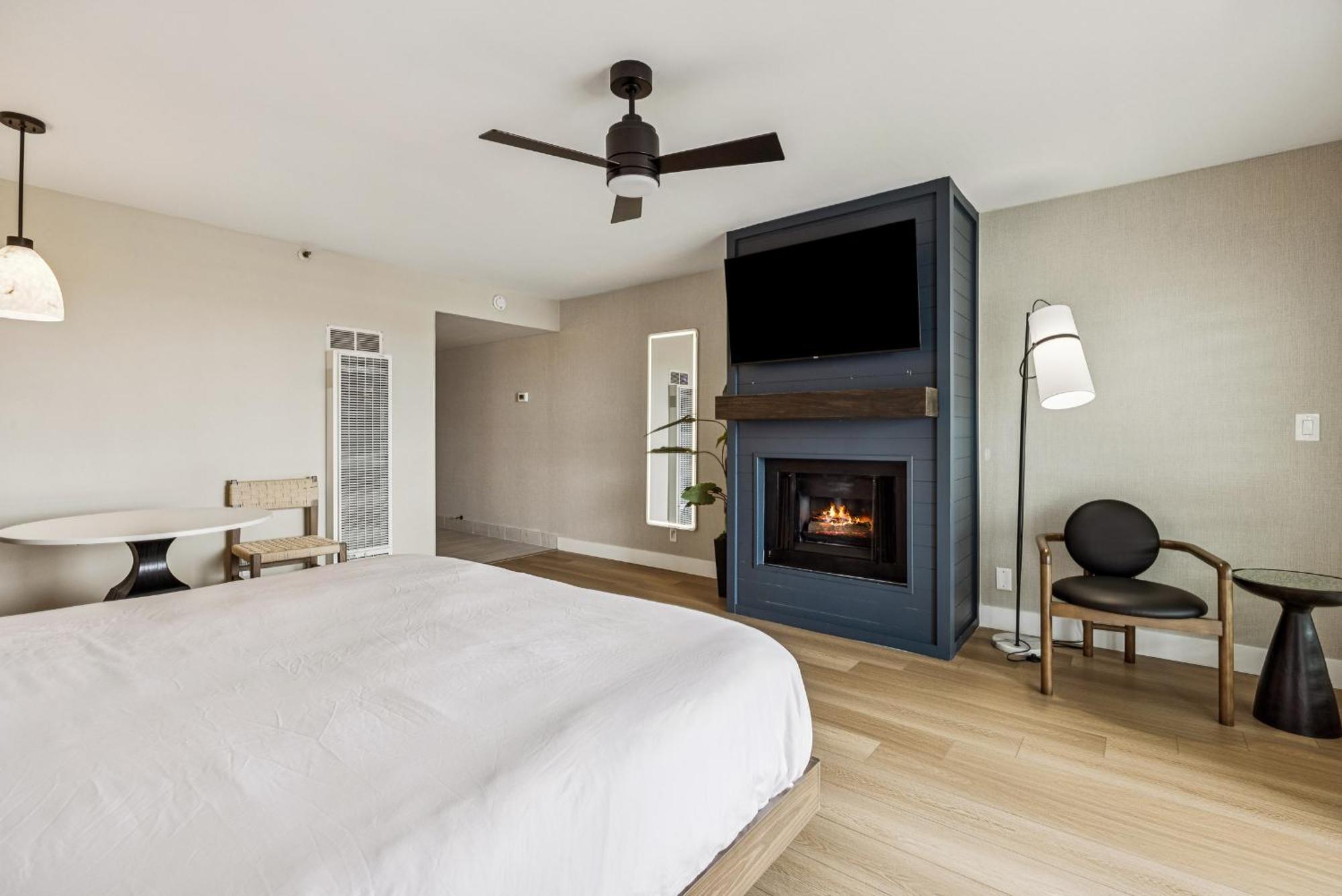 Premium King Room