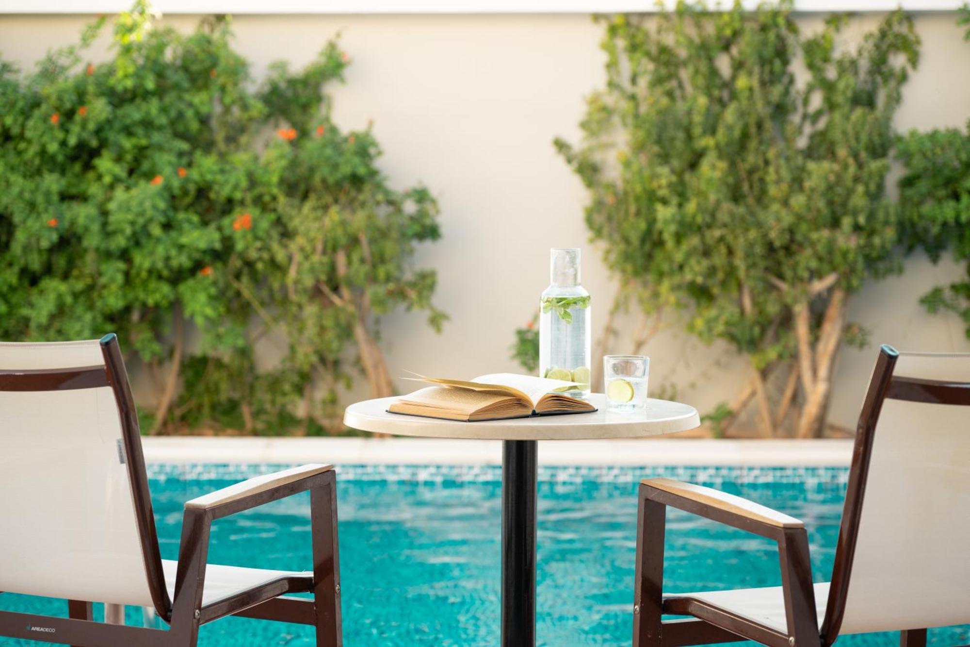 Hébergement Familial - Accès Piscine Commune