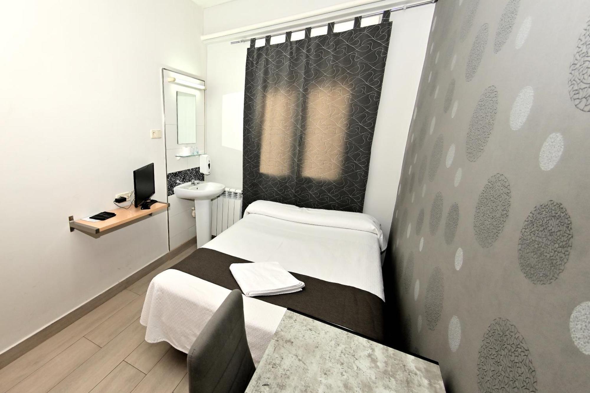 Camera Singola Superior con Bagno in Comune