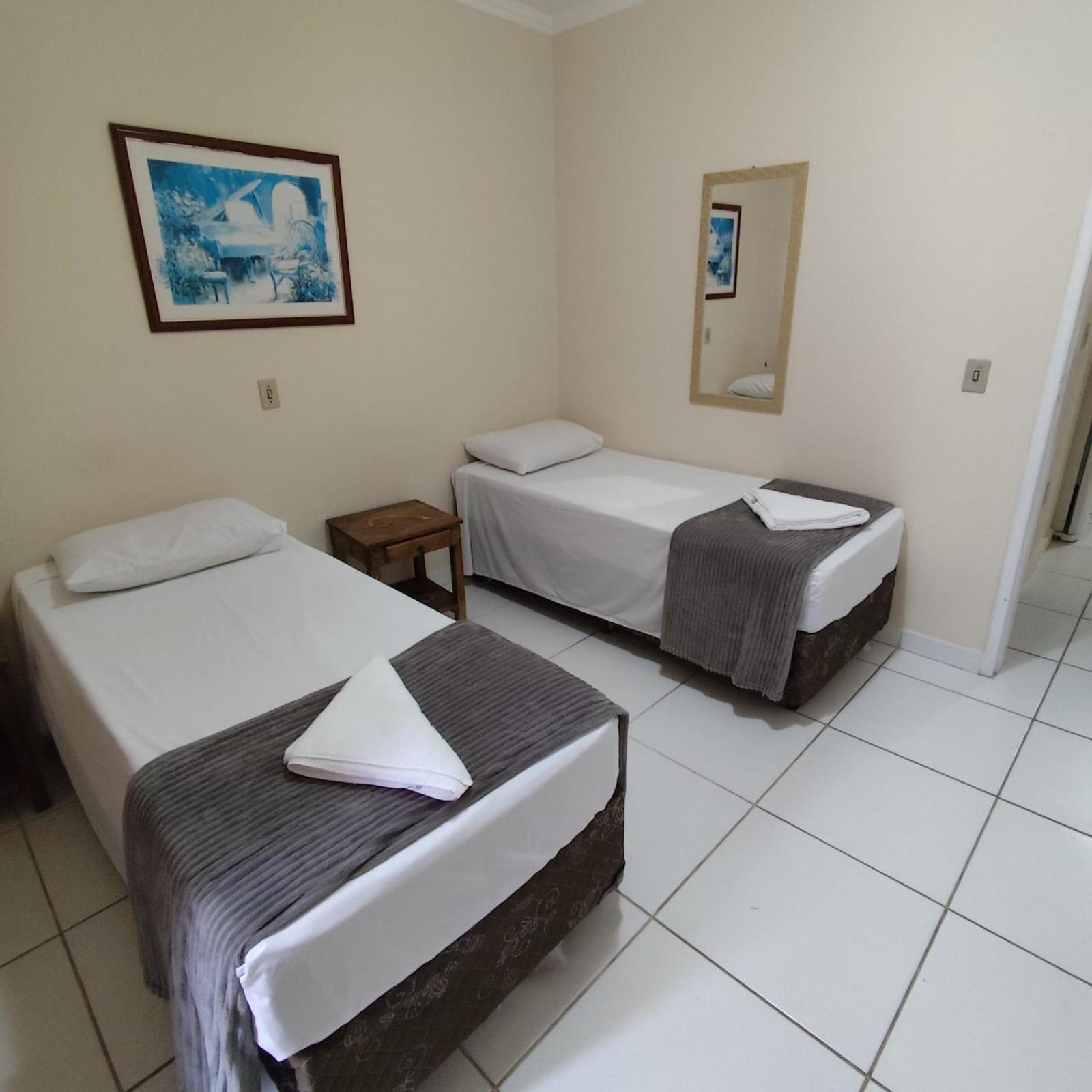Quarto Triplo Básico