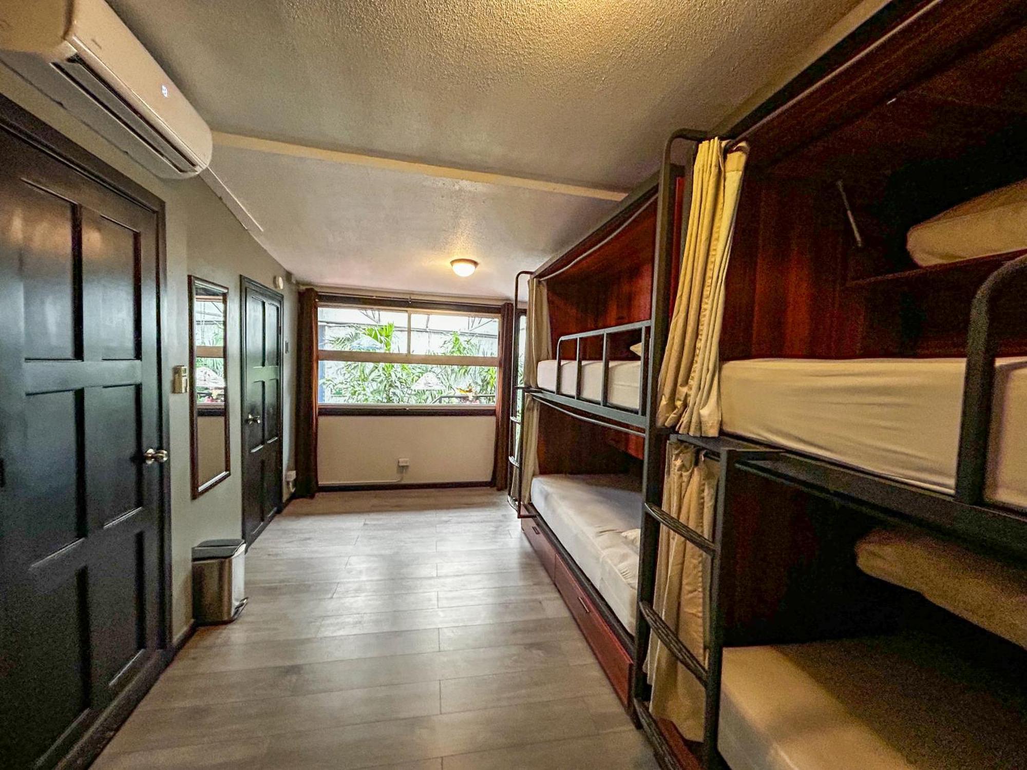 Cama em Dormitório Misto com 4 Camas