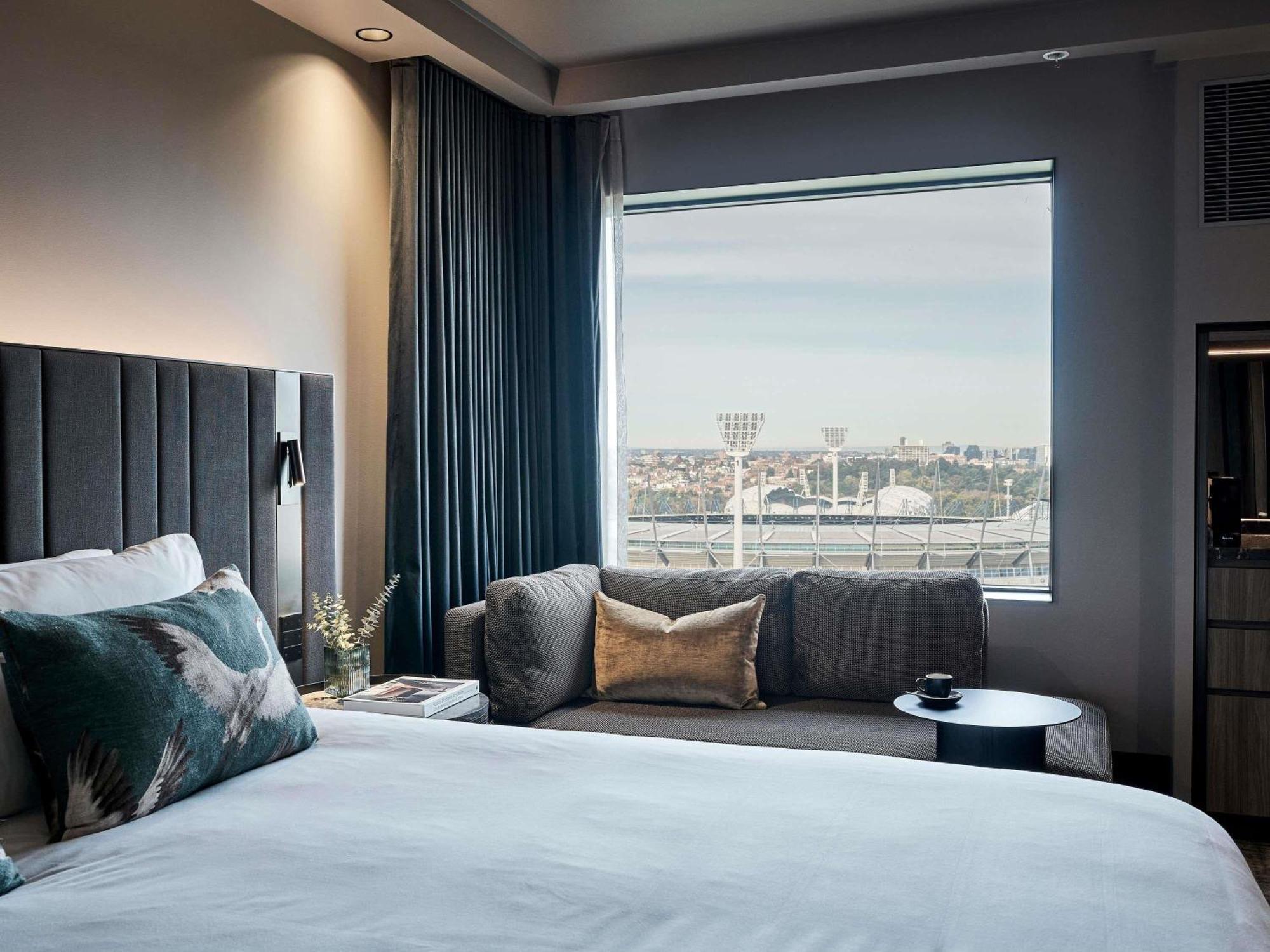 Deluxe Executive King Room with Lounge Access - High Floor