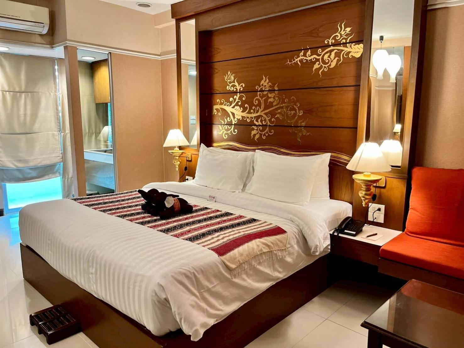 Deluxe Double Room with Free Round-Trip Airport Transfer