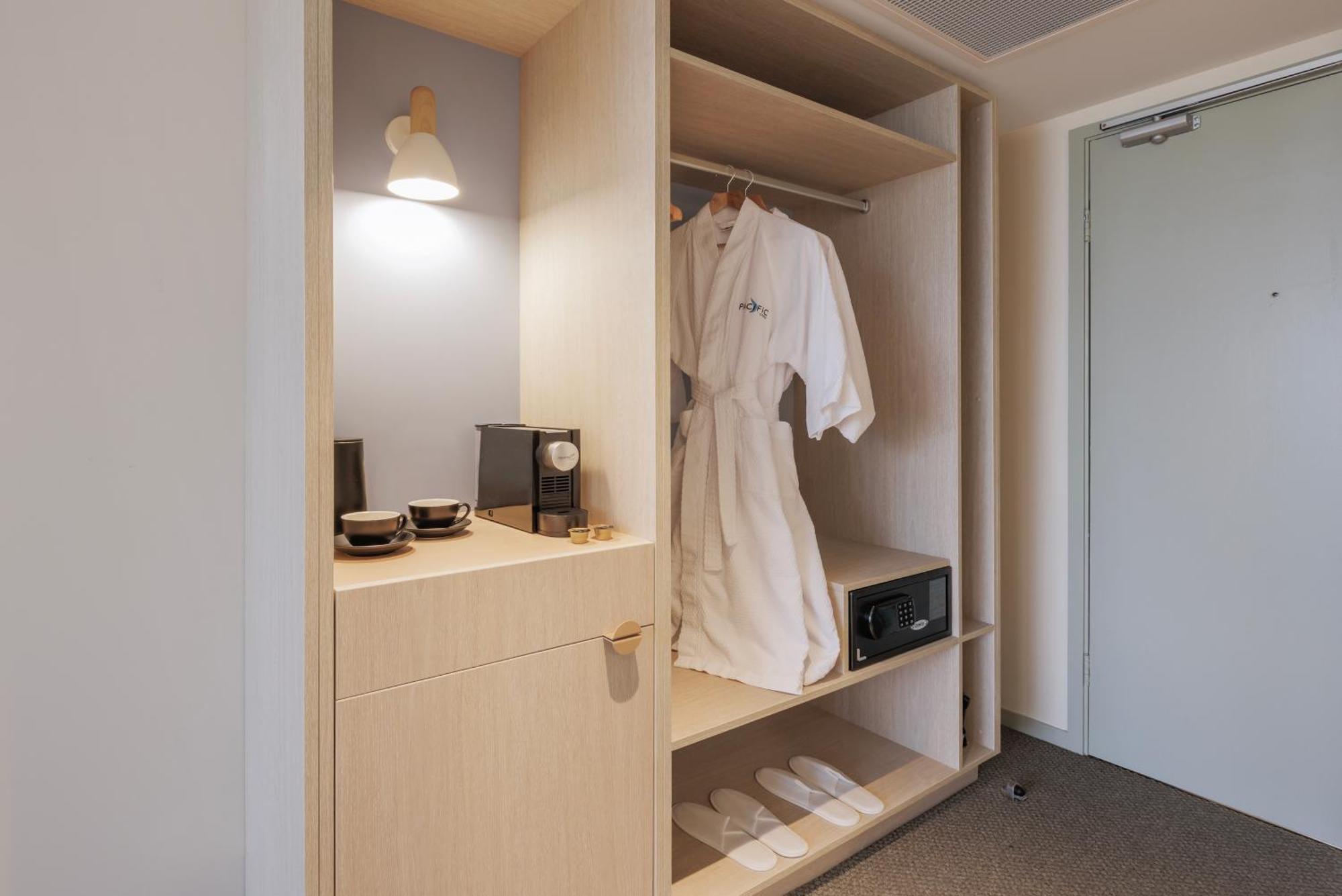 Premium King Balcony Room